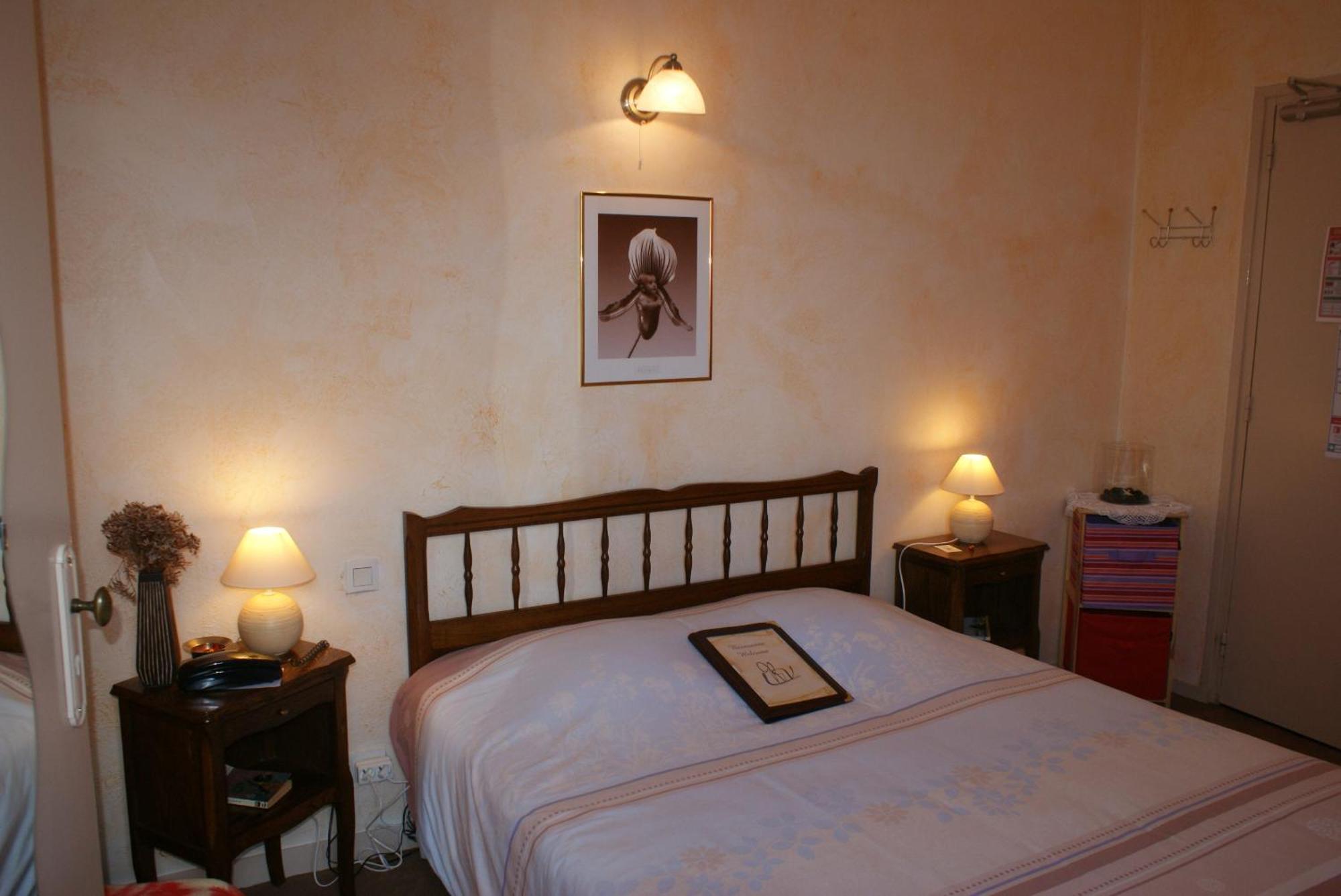 Hotel Le Dauphin Moulins-la-Marche 외부 사진