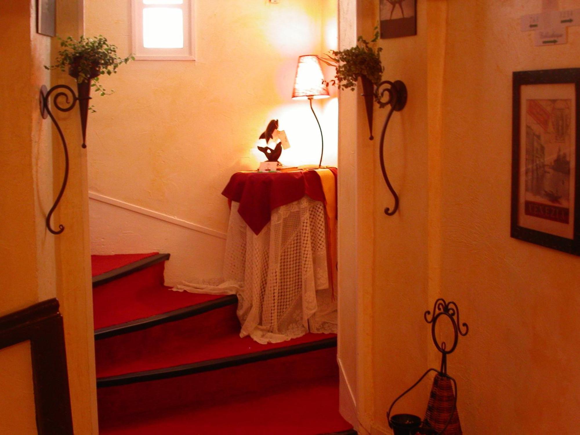 Hotel Le Dauphin Moulins-la-Marche 외부 사진