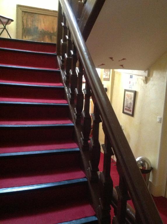 Hotel Le Dauphin Moulins-la-Marche 외부 사진